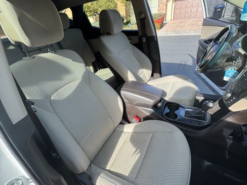 Used 2017 Hyundai Santa Fe Sport image 8