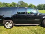 Used 2013 Chevrolet Suburban LT image 2