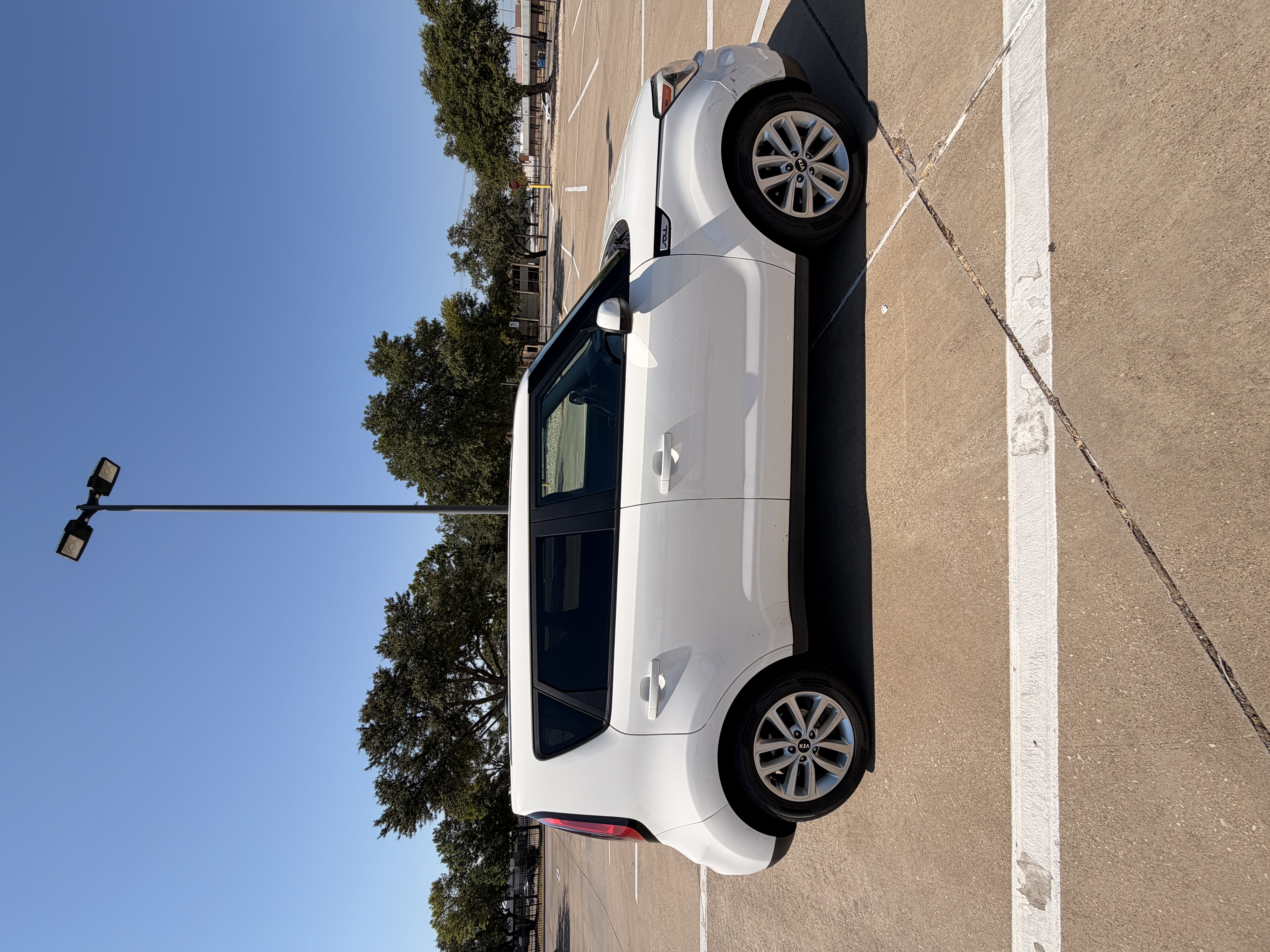 Used 2018 Kia Soul + FWD image 15