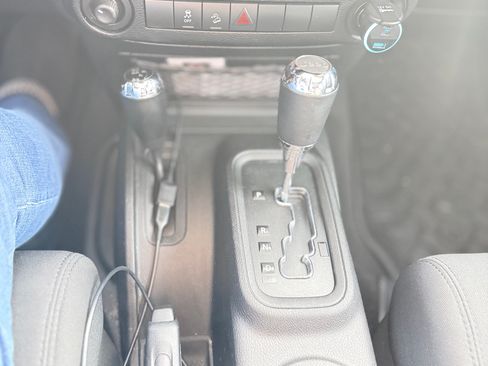 Used 2012 Jeep Wrangler Unlimited Sport image 12