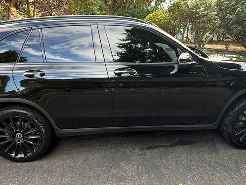 Used 2019 Mercedes-Benz GLC 300 4MATIC image 6
