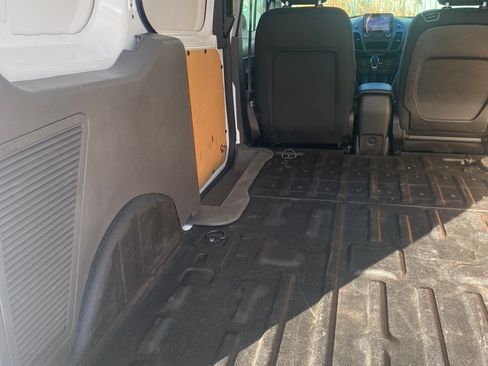 Used 2019 Ford Transit Connect XLT image 10