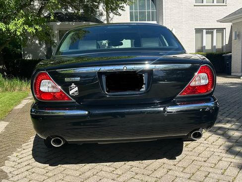 Used 2004 Jaguar XJ8 RWD image 11