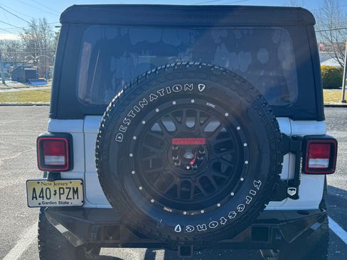 Used 2018 Jeep Wrangler Unlimited Sport S image 11