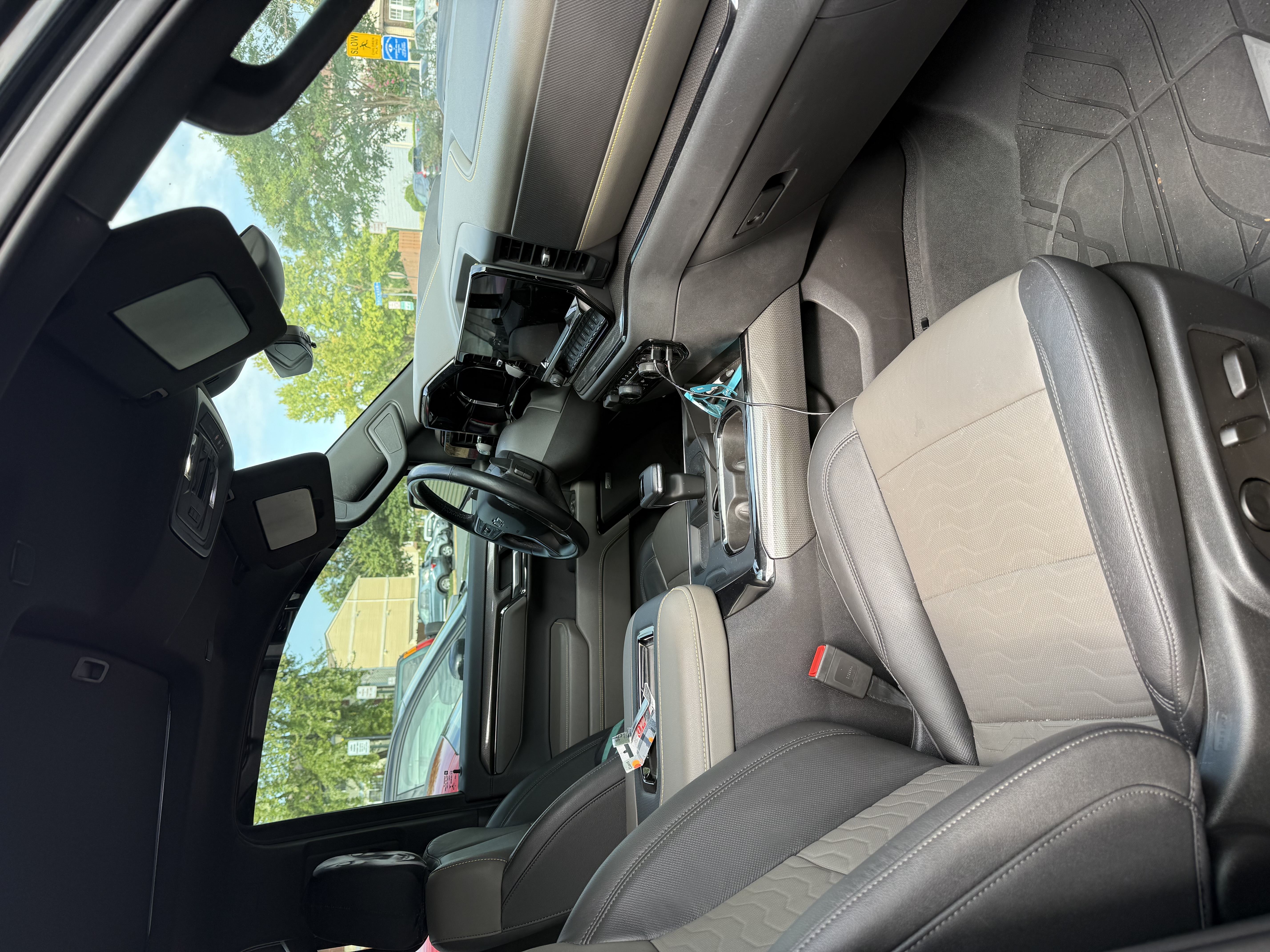 Used 2022 Chevrolet Silverado 1500 ZR2 w/ Technology Package AWD/4WD image 8