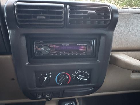 Used 2002 Jeep Wrangler Sahara AWD/4WD image 16