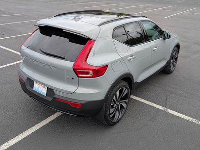 Used 2025 Volvo XC40 B5 Plus w/ Climate Package