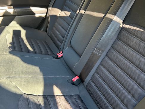 Used 2017 Ford Fusion SE image 4