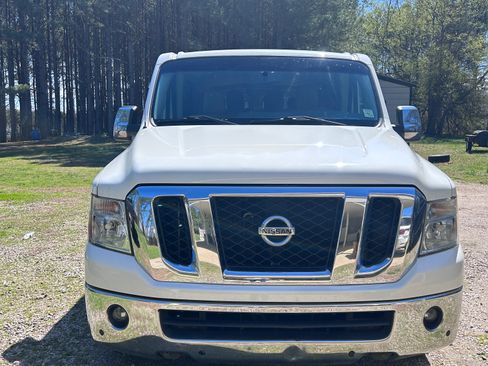 Used 2012 Nissan NV 3500 SL w/ Technology Pkg image 2