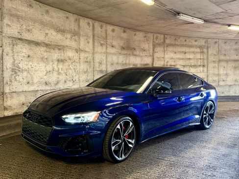 Used 2022 Audi S5 Premium Plus w/ Premium Plus Package image 2