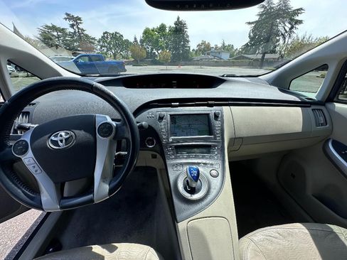 Used 2010 Toyota Prius Five image 18