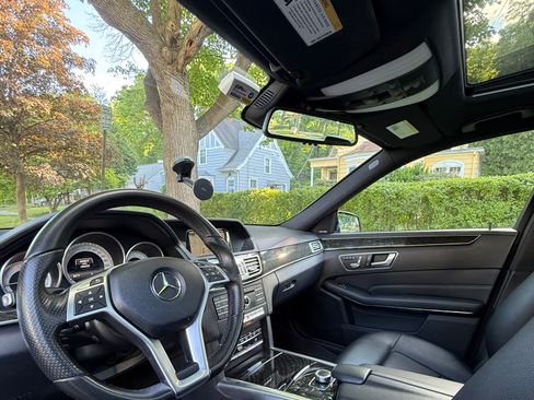 Used 2016 Mercedes-Benz E 350 4MATIC Sedan image 16