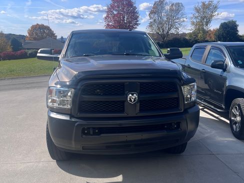 Used 2018 RAM 2500 Tradesman w/ Popular Equipment Group image 4