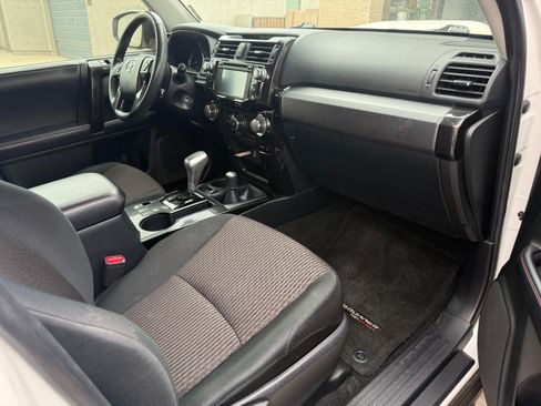 Used 2018 Toyota 4Runner TRD Off-Road AWD/4WD image 24