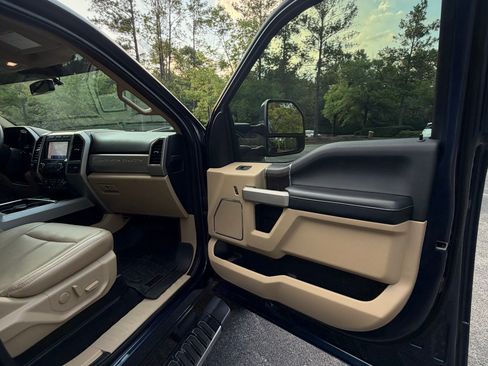 Used 2020 Ford F250 Lariat w/ Lariat Ultimate Package AWD/4WD image 19
