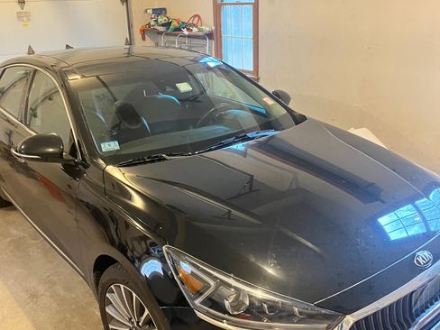 Used 2017 Kia Cadenza Technology image 1