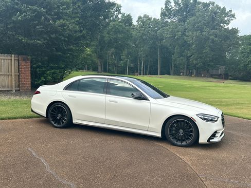 Used 2023 Mercedes-Benz S 500 4MATIC image 2