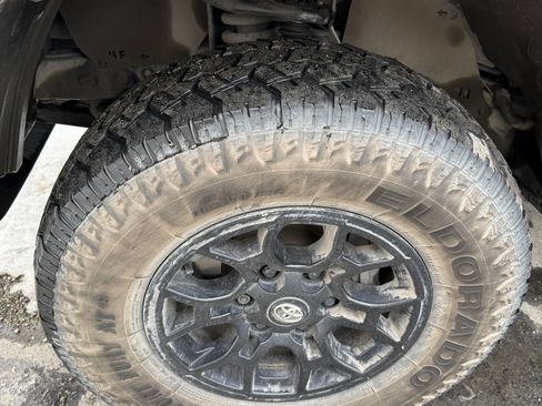 Used 2022 Toyota Tacoma SR w/ SX Package image 9