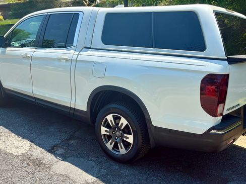 Used 2017 Honda Ridgeline RTL image 6