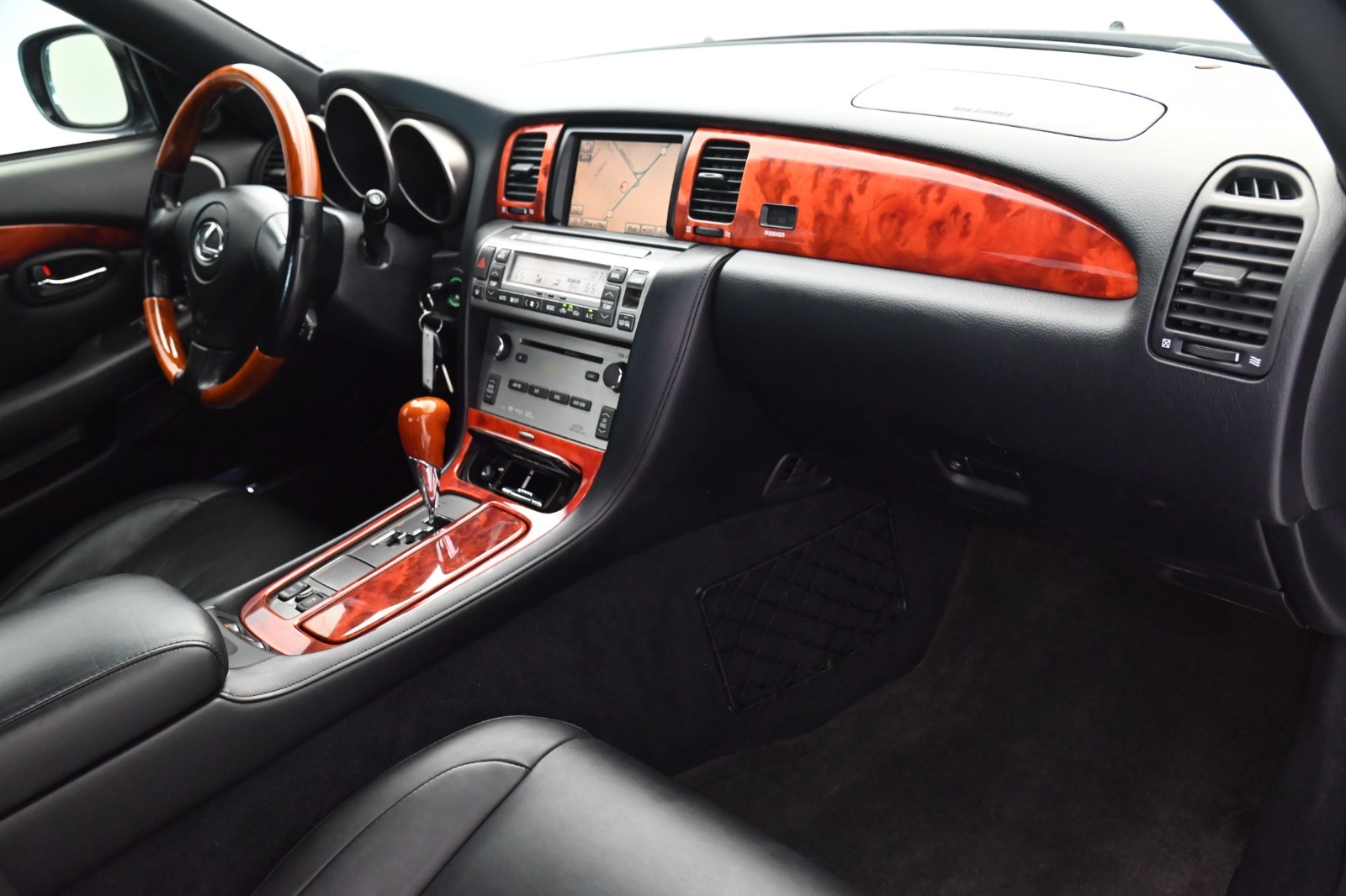 Used 2010 Lexus SC 430 Convertible w/ Preferred Accessory Package RWD image 30