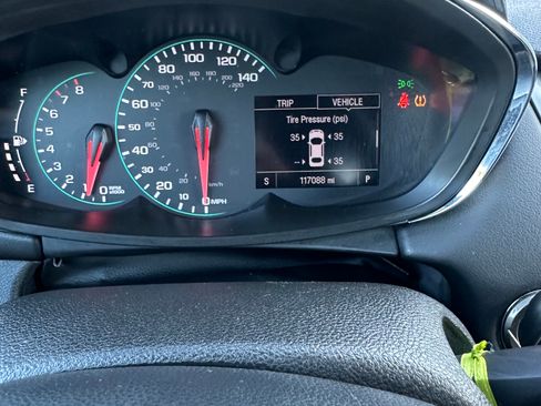 Used 2018 Chevrolet Trax LT w/ Sun & Sound Package AWD/4WD image 12