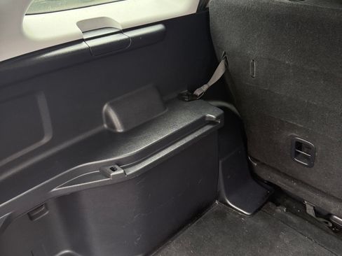 Used 2011 Honda CR-V LX image 17