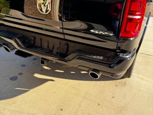 Used 2025 RAM 1500 Limited image 15