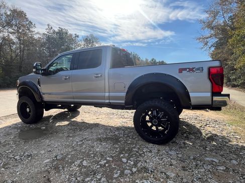 Used 2020 Ford F250 XLT w/ XLT Premium Package image 12