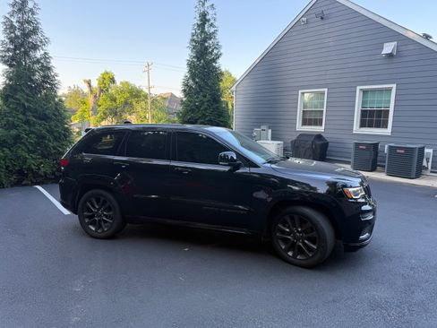 Used 2018 Jeep Grand Cherokee High Altitude AWD/4WD image 6