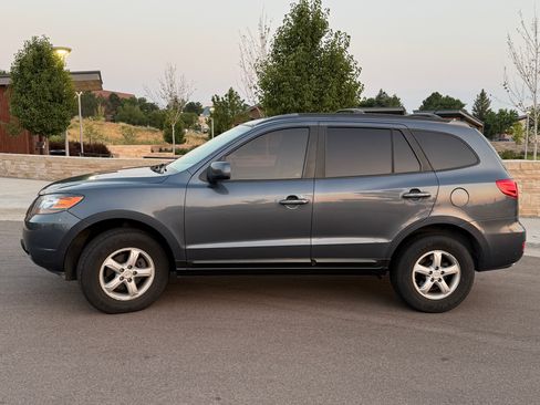 Used 2007 Hyundai Santa Fe GLS FWD image 2