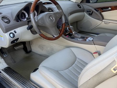 Used 2009 Mercedes-Benz SL 550 image 18