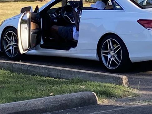 Used 2017 Mercedes-Benz E 400 Coupe image 2