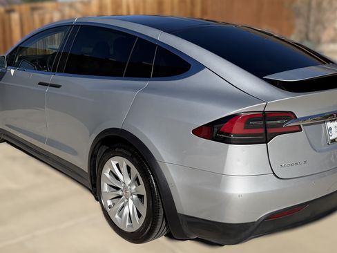 Used 2017 Tesla Model X 100D image 6