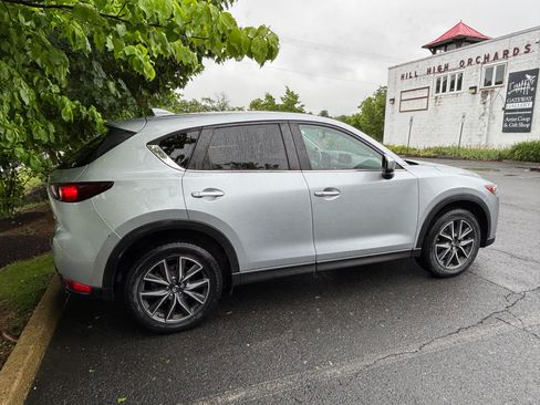 Used 2018 MAZDA CX-5 Touring w/ Preferred Equipment Package AWD/4WD image 2