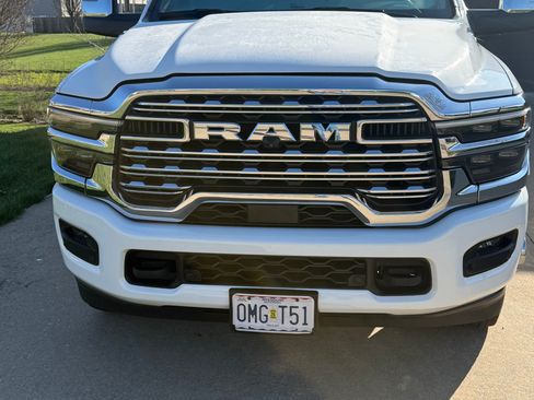 Used 2025 RAM 3500 Longhorn image 12