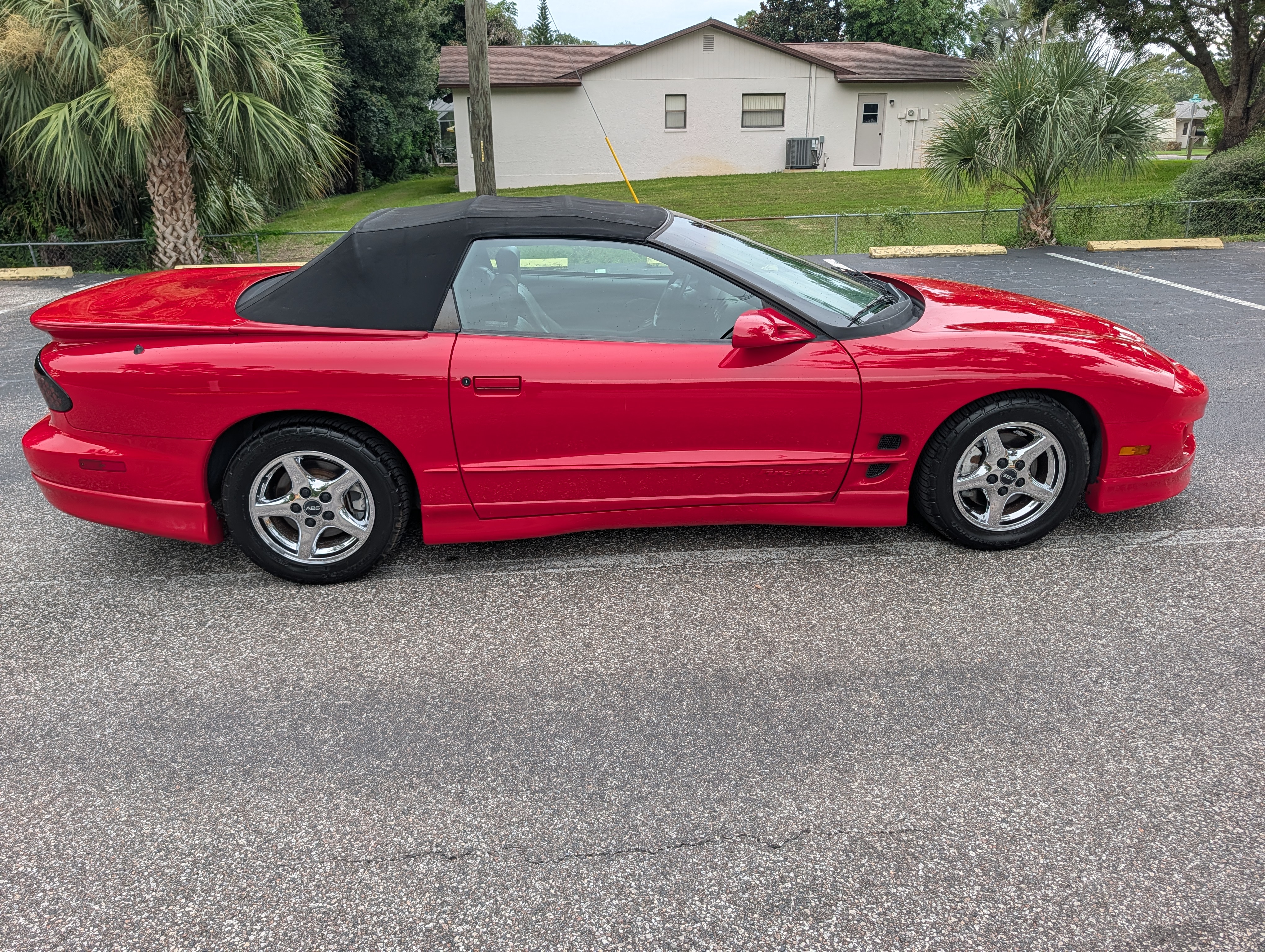 Used 2002 Pontiac Firebird Convertible w/ Sport Appearance Pkg RWD image 4