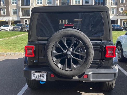 Used 2024 Jeep Wrangler Unlimited Sahara w/ Dual Top Group image 4