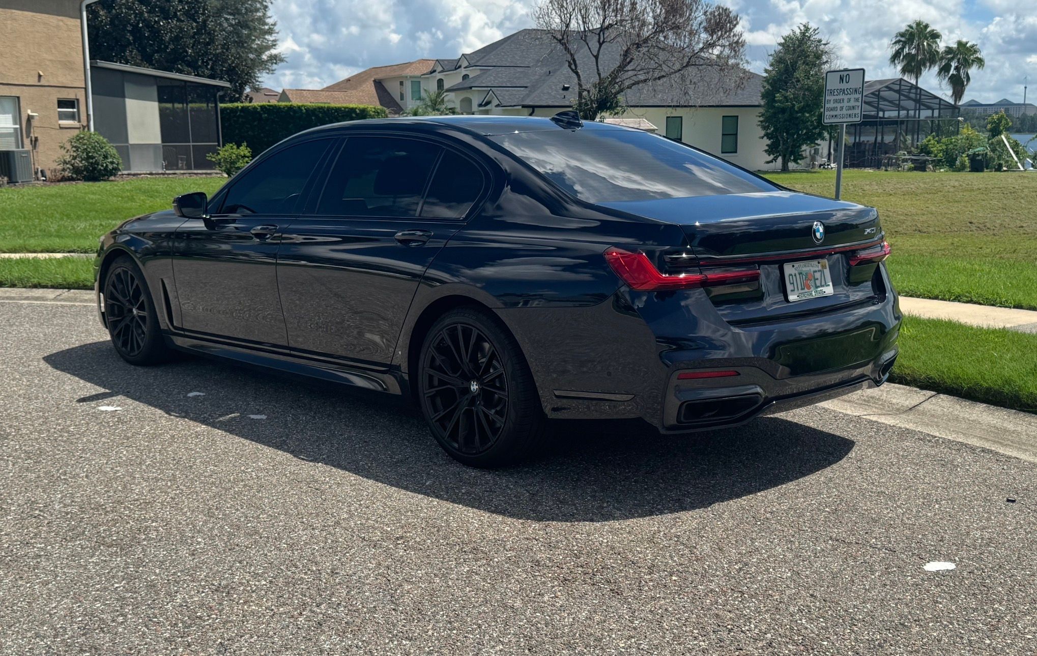 Used 2022 BMW 740i w/ M Sport Package RWD image 6