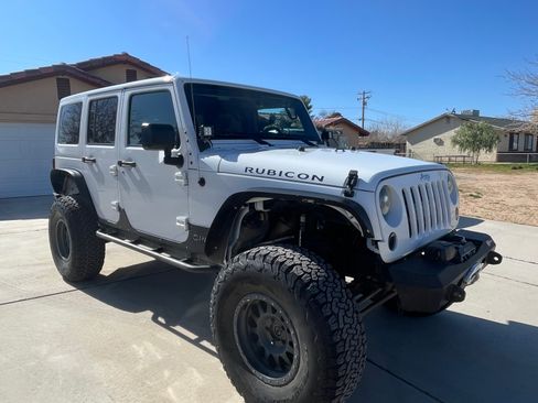 Used 2015 Jeep Wrangler Unlimited Rubicon w/ Connectivity Group image 1