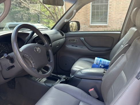 Used 2007 Toyota Sequoia SR5 image 10