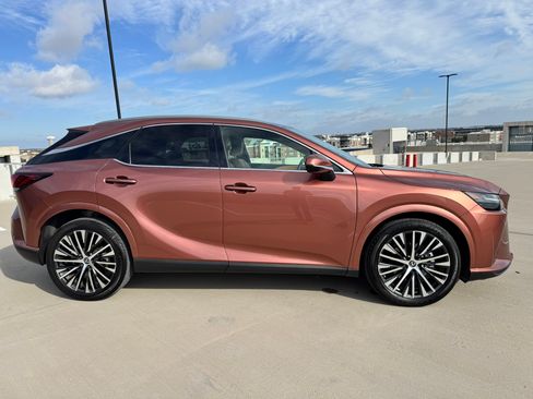 Used 2024 Lexus RX 350h image 5