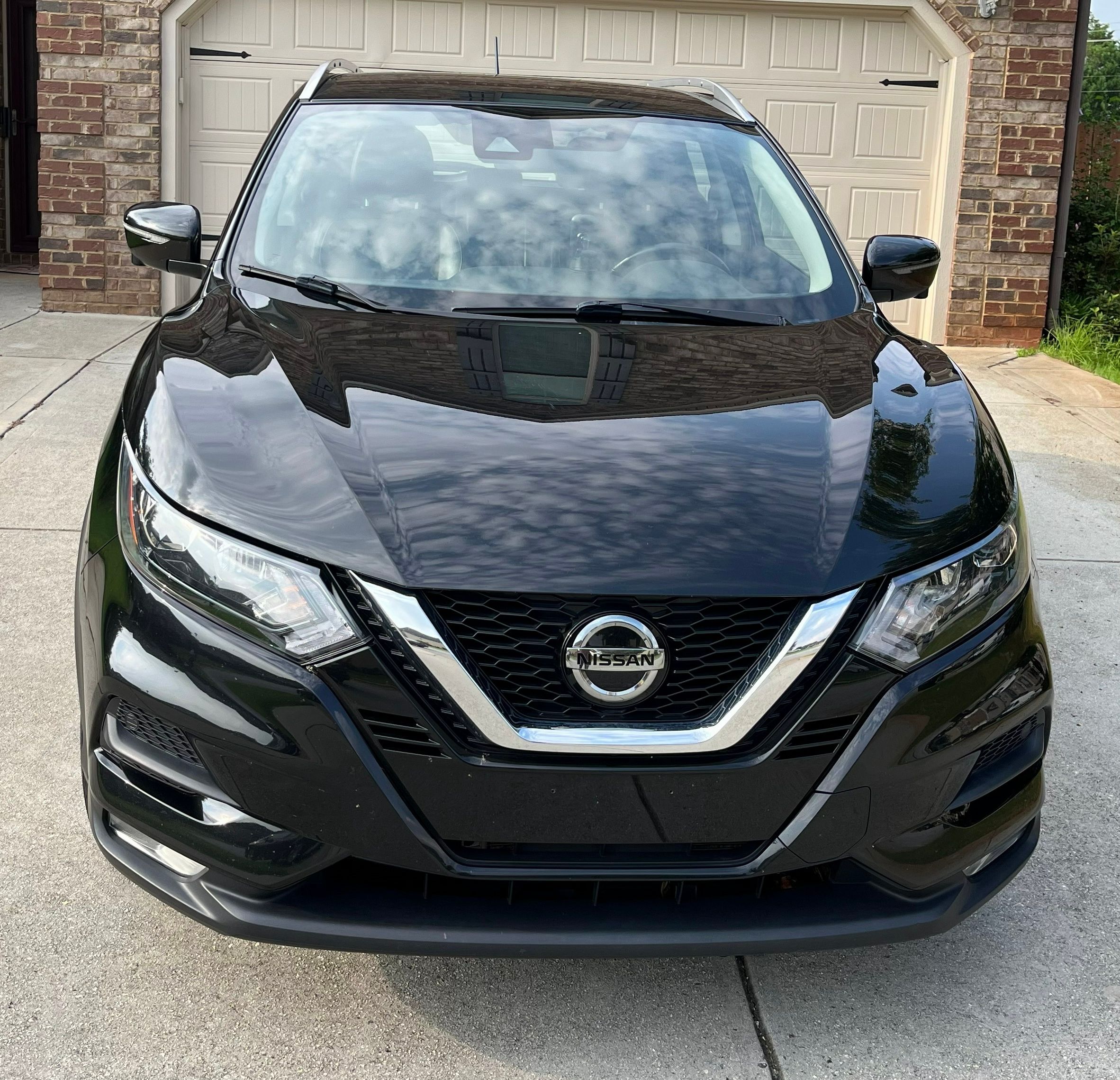 Used 2022 Nissan Rogue Sport SV w/ Technology Package AWD/4WD image 2