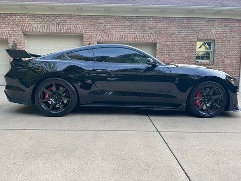 Used 2022 Ford Mustang Shelby GT500 w/ Carbon Fiber Track Pack image 15