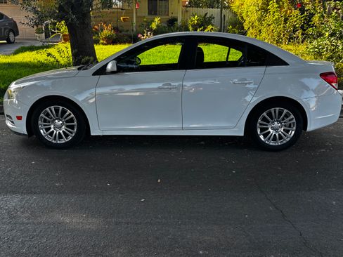Used 2012 Chevrolet Cruze Eco image 1