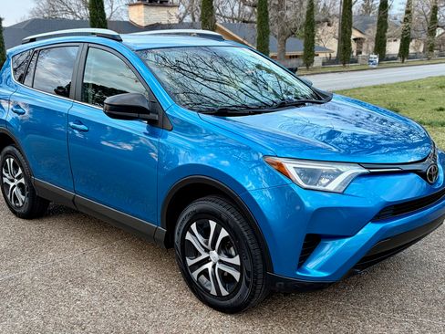 Used 2017 Toyota RAV4 LE image 25