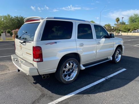 Used 2002 Cadillac Escalade AWD image 6
