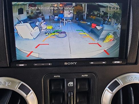 Used 2017 Jeep Wrangler Unlimited Sahara w/ Connectivity Group image 11