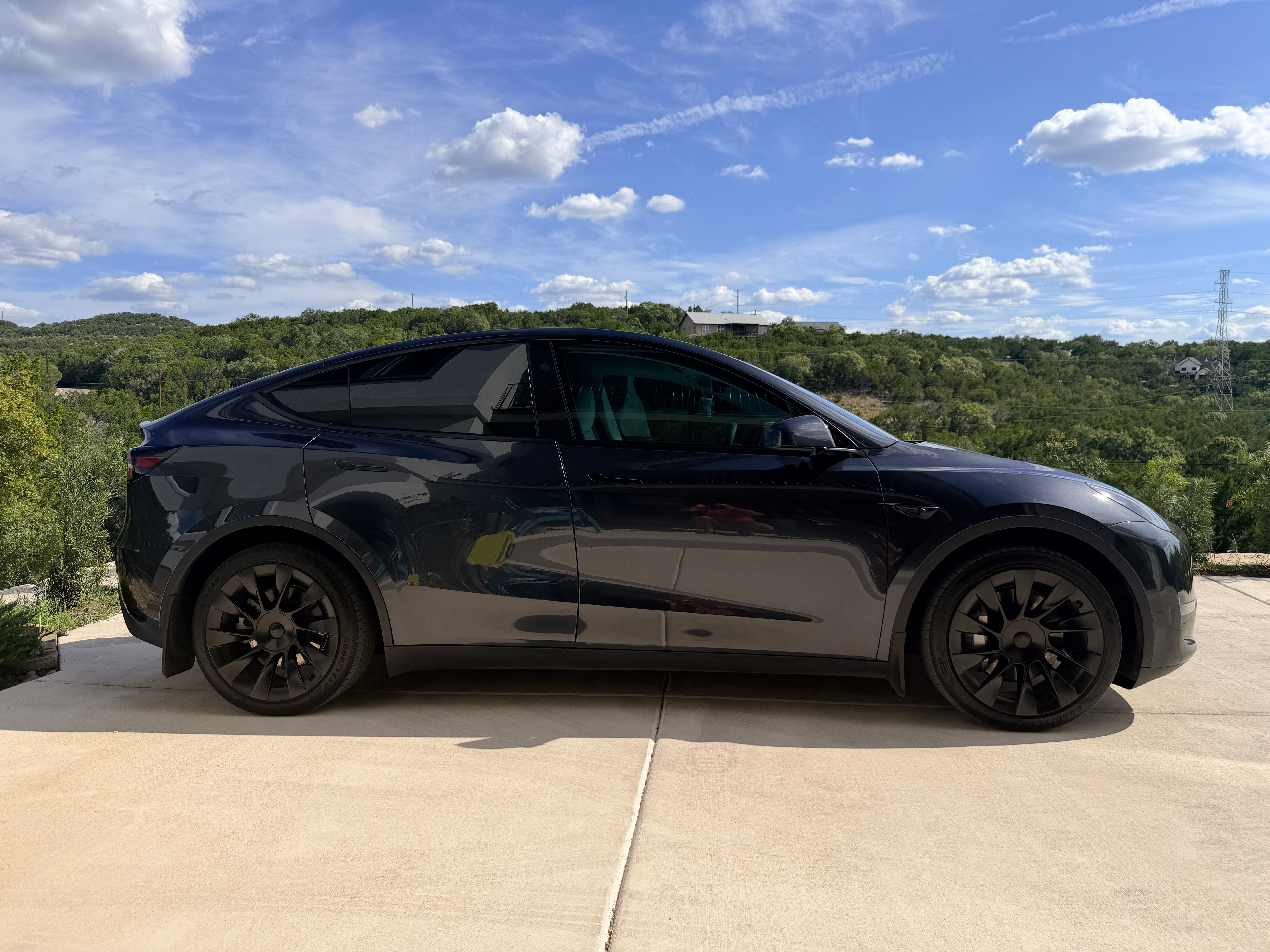 Used 2024 Tesla Model Y Long Range AWD/4WD image 8