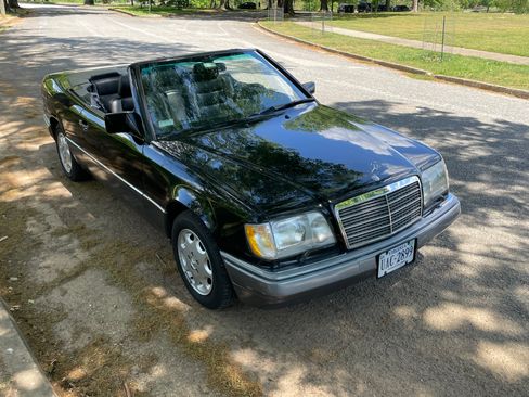 Used 1994 Mercedes-Benz E 320 Convertible image 13