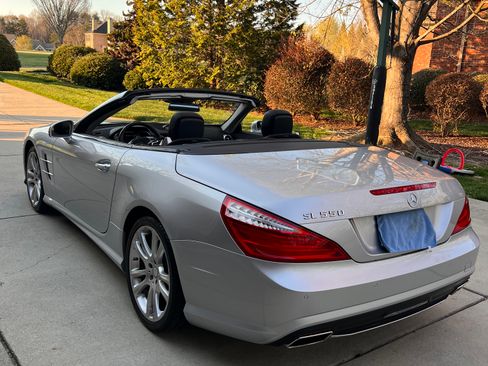 Used 2015 Mercedes-Benz SL 550 image 5
